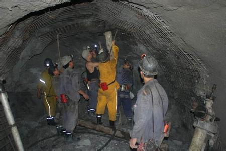 保城镇工程爆破中的危险因素分析以及应对工程爆破危险的措施